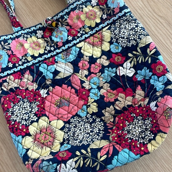 Vera Bradley quilted floral print bag/tote bag - Picture 6 of 7